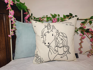 NOUVEAU ! Coussin phosphorescent Princesse à la licorne.