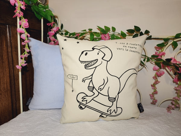 NOUVEAU ! Coussin phosphorescent Dinosaure sur skateboard.